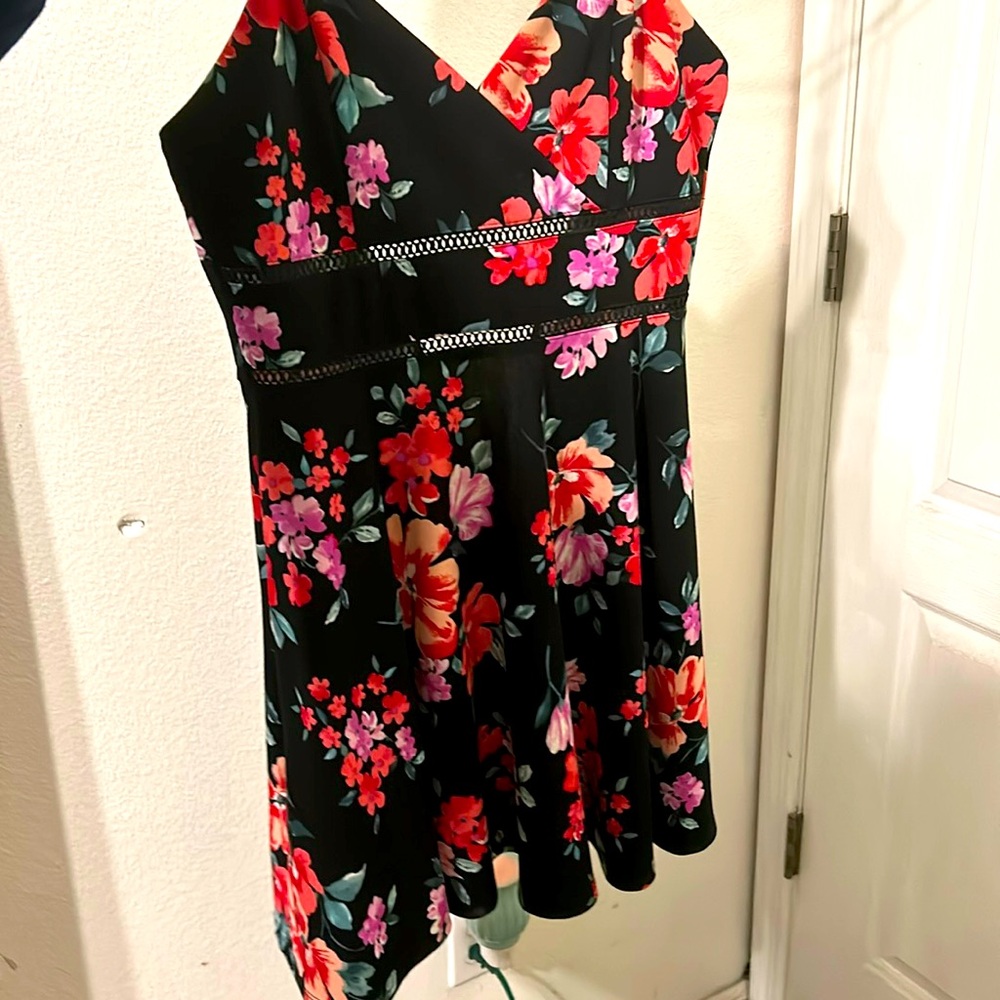 Size Medium Floral dress by Trixxi